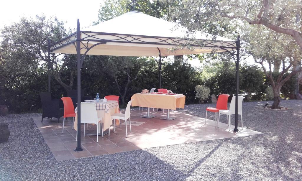 B&B Il Giardino Di Zefiro Gioiosa Marea Bagian luar foto
