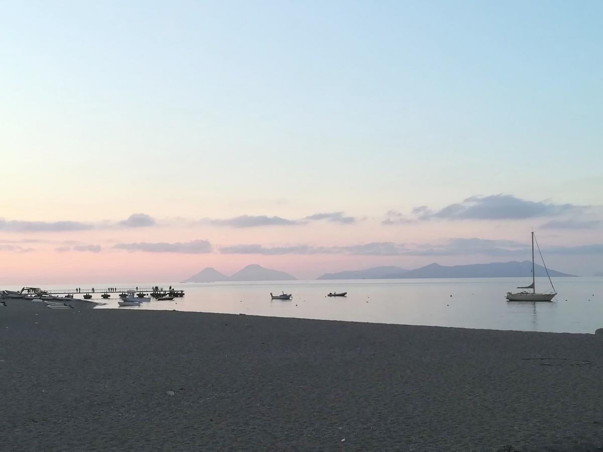 B&B Il Giardino Di Zefiro Gioiosa Marea Bagian luar foto